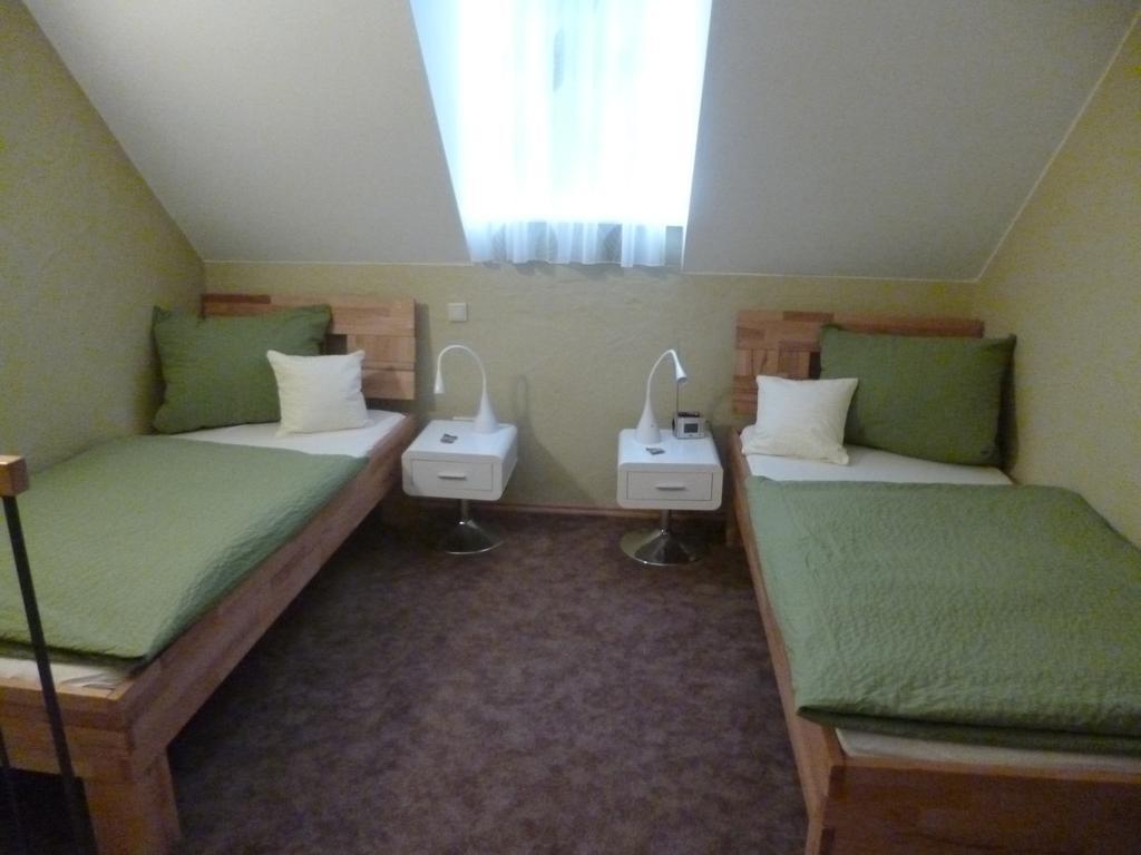 Alter Winzerhof Weisenheim Am Berg E.K. Hotel Luaran gambar