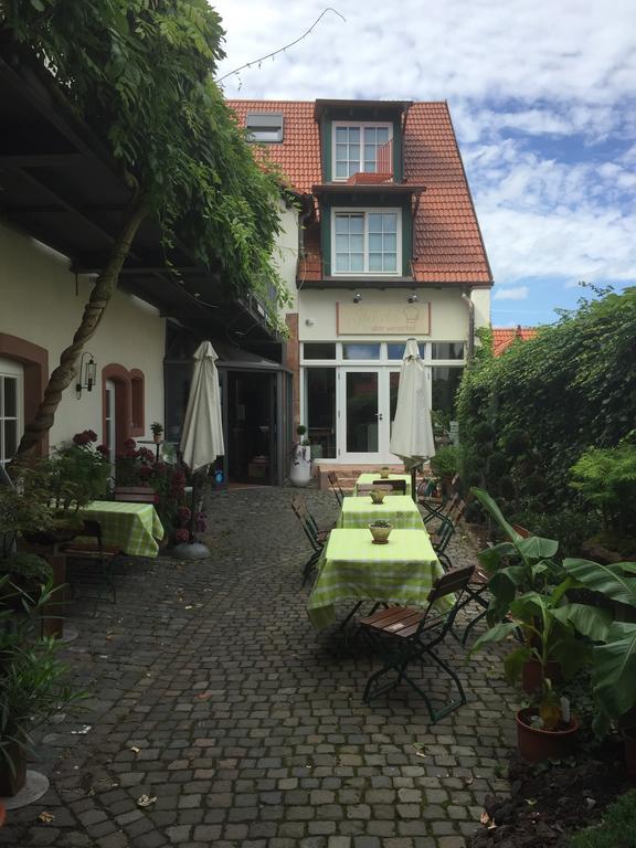 Alter Winzerhof Weisenheim Am Berg E.K. Hotel Luaran gambar
