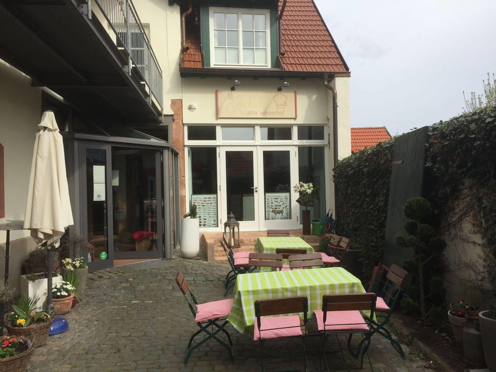 Alter Winzerhof Weisenheim Am Berg E.K. Hotel Luaran gambar
